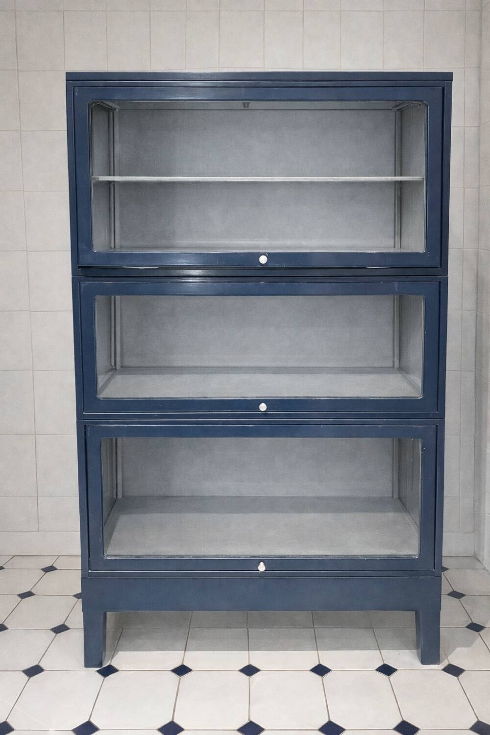 Metal storage furniture