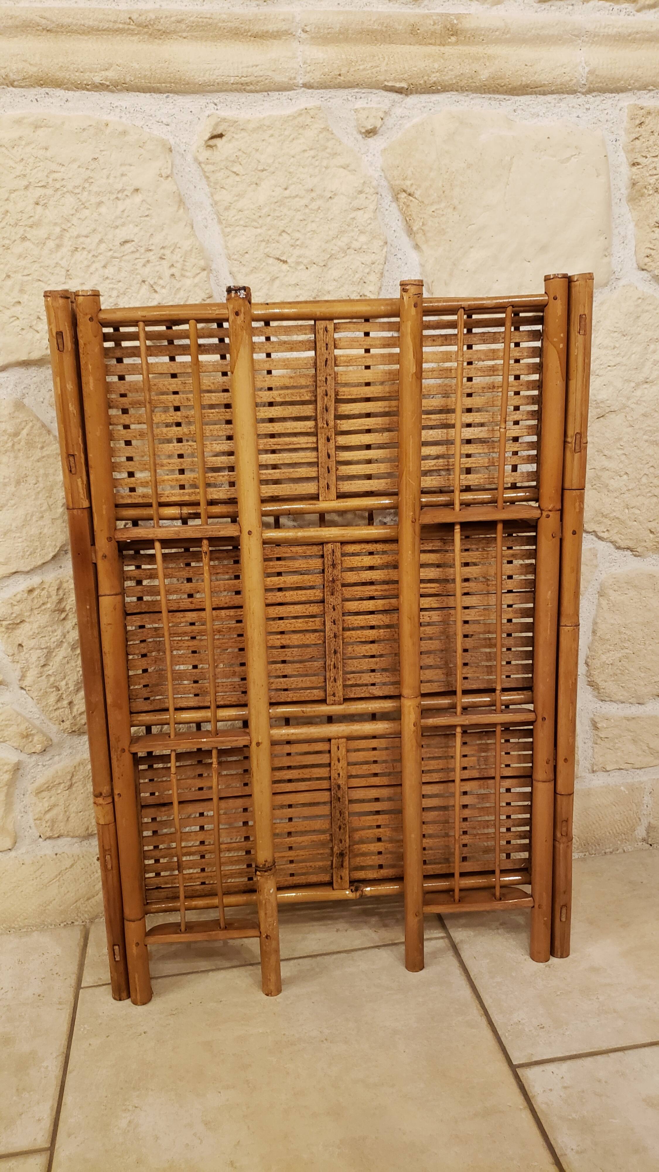 Vintage rattan folding shelf/bookcase