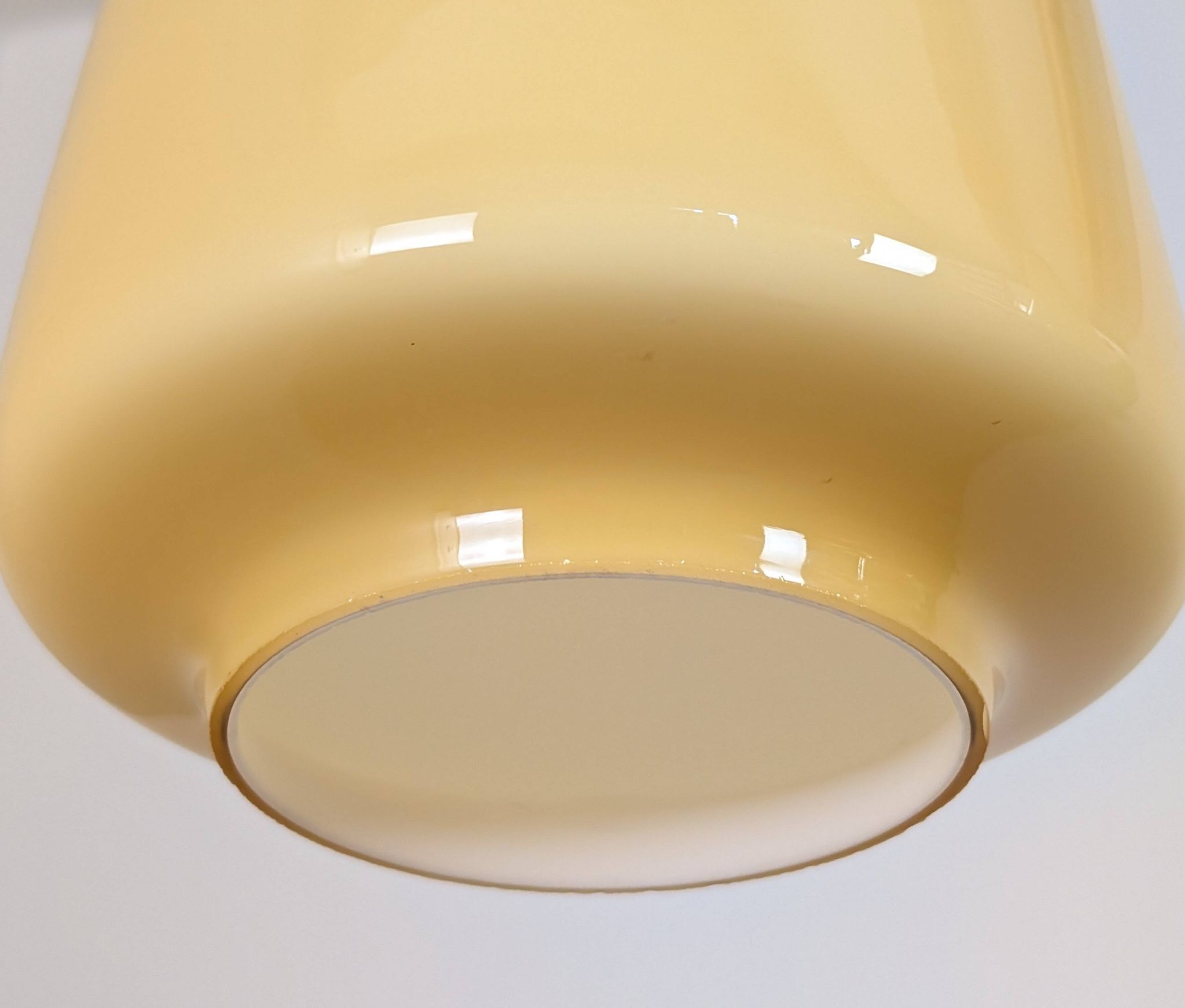 Paire de suspensions opaline