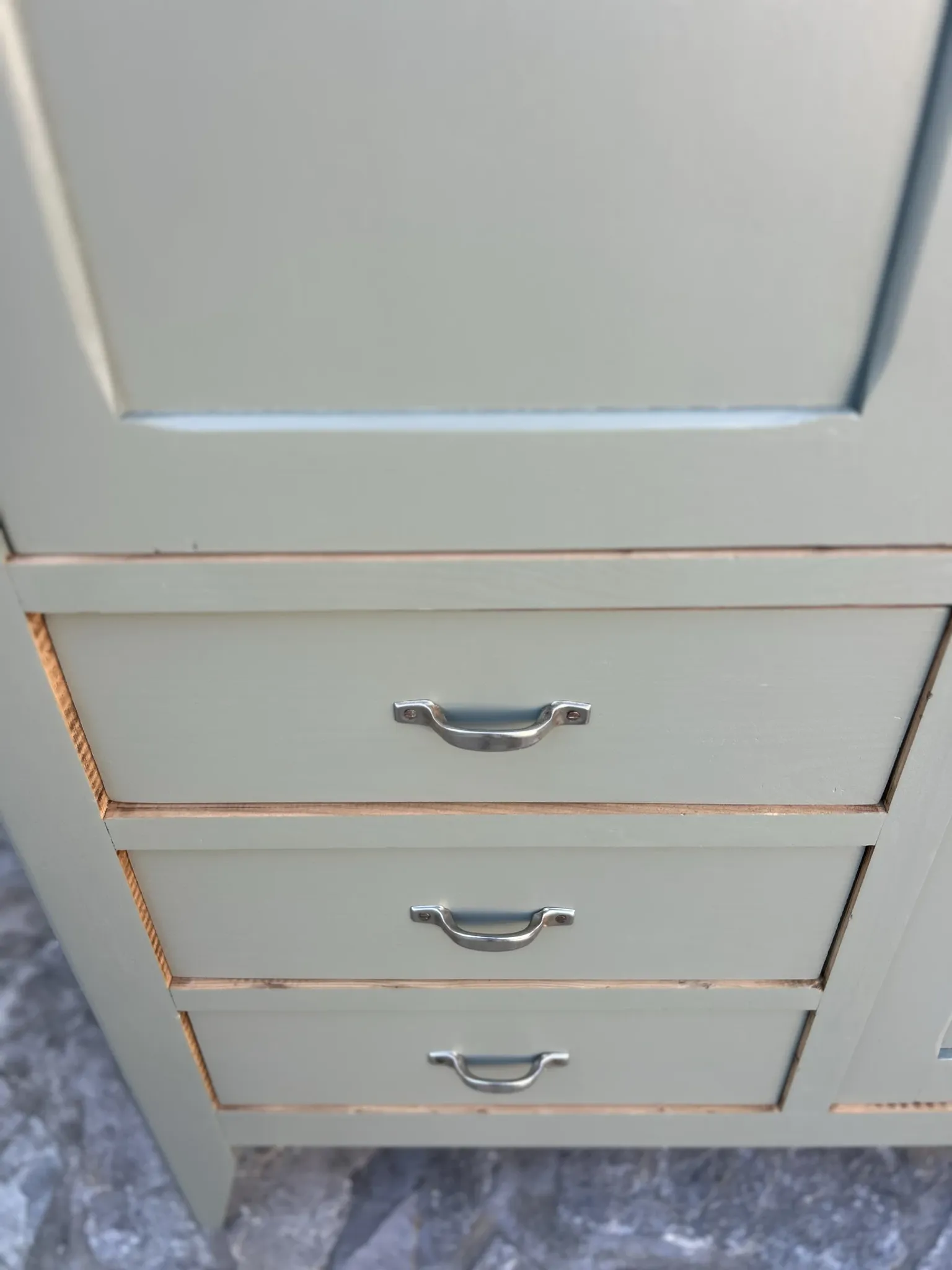 Armoire parisienne 