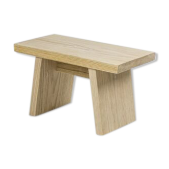 Japanese stool in solid oak