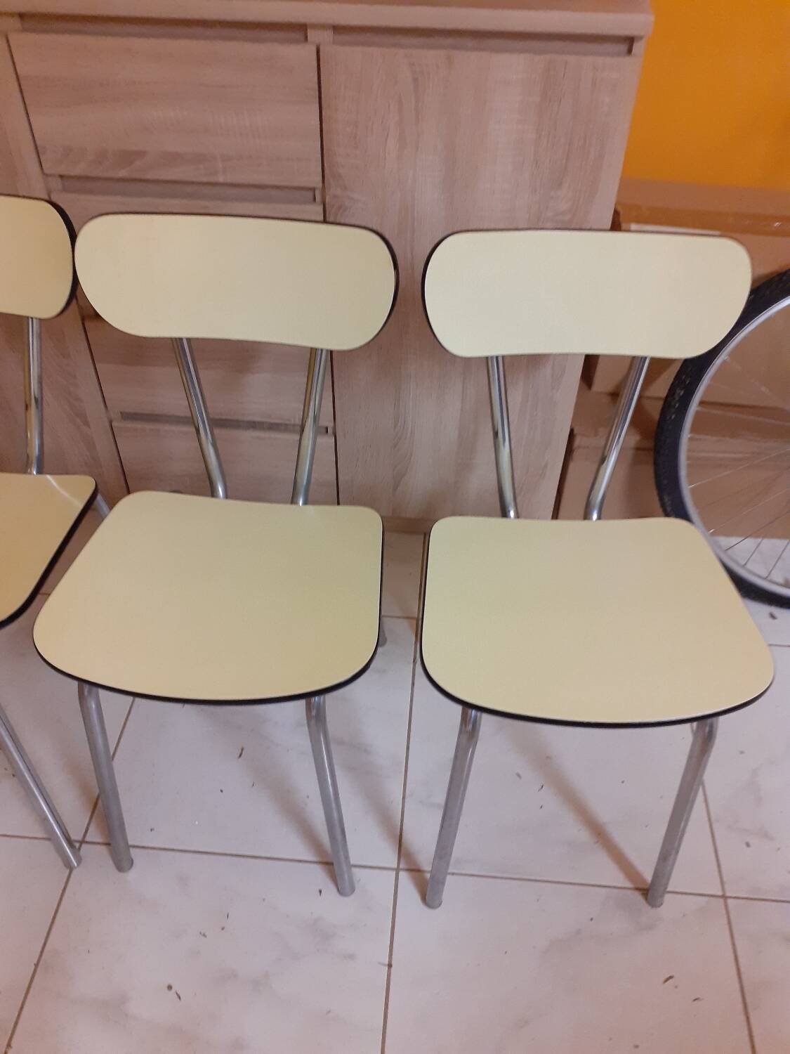 Formicat chairs