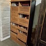 Trade cabinet with flaps