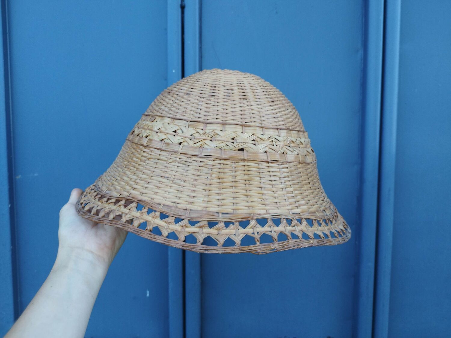 Wicker straw suspension
