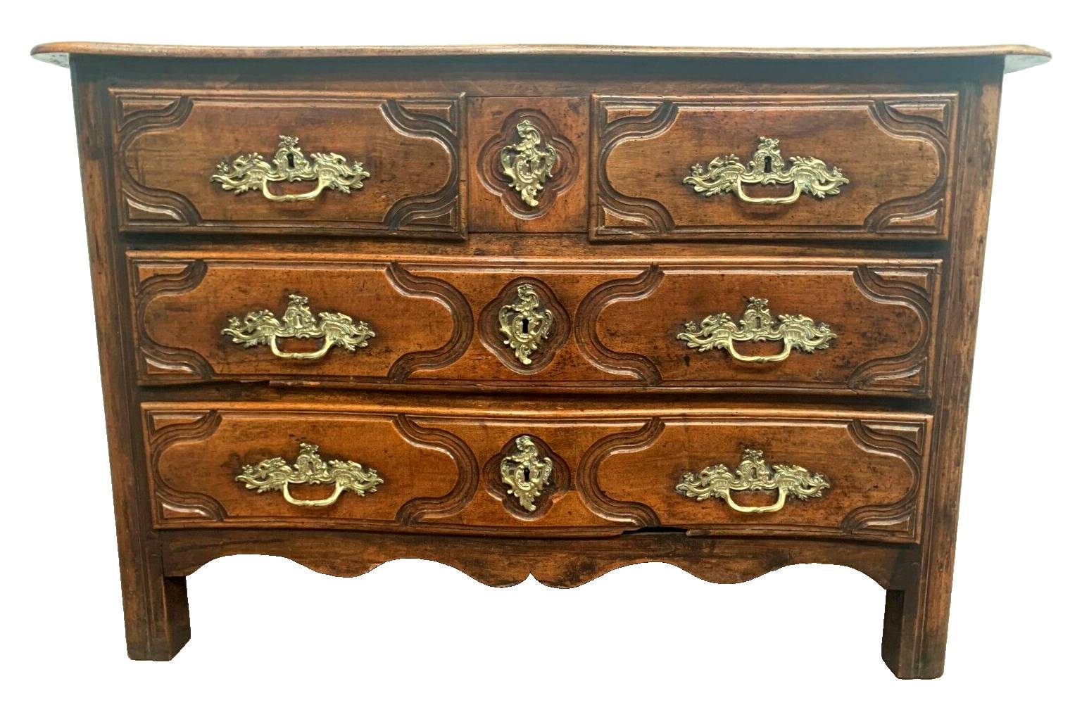 Commode Louis XIV en noyer massif XVIII siècle