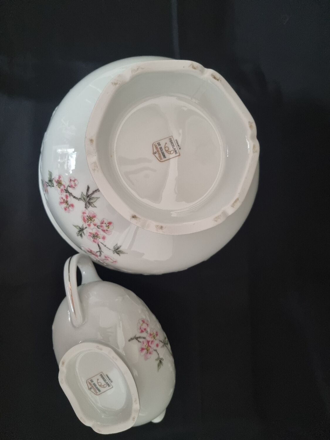 Salad bowl and sauce boat