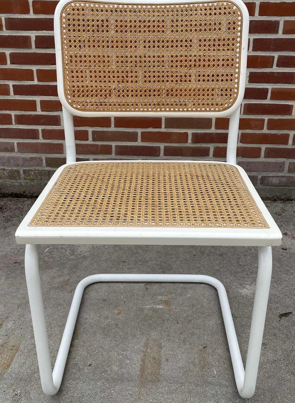 Set of 4 Cesca b32 model chairs in white by Marcel Breuer