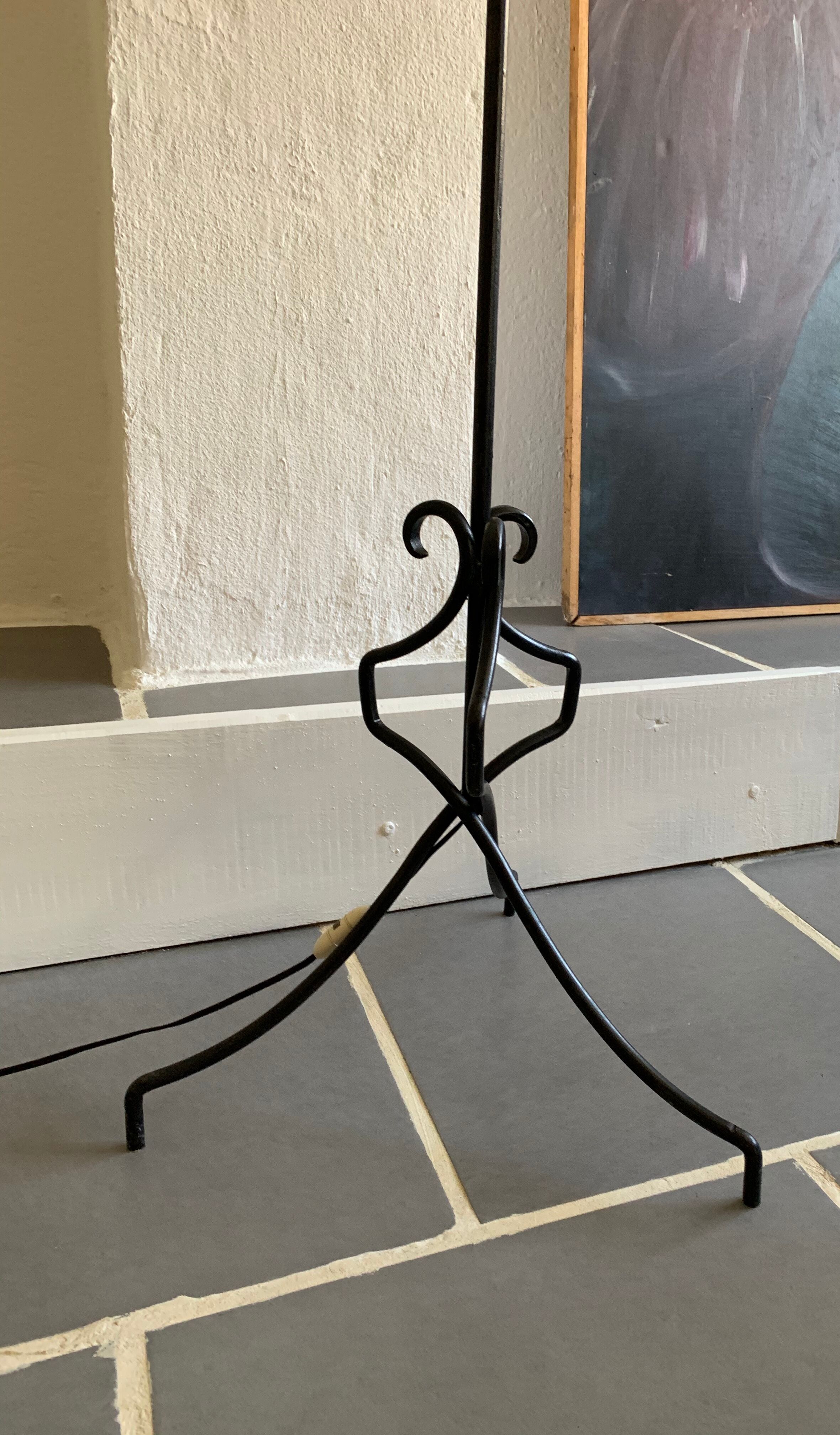 Vintage metal tripod tripod lamp