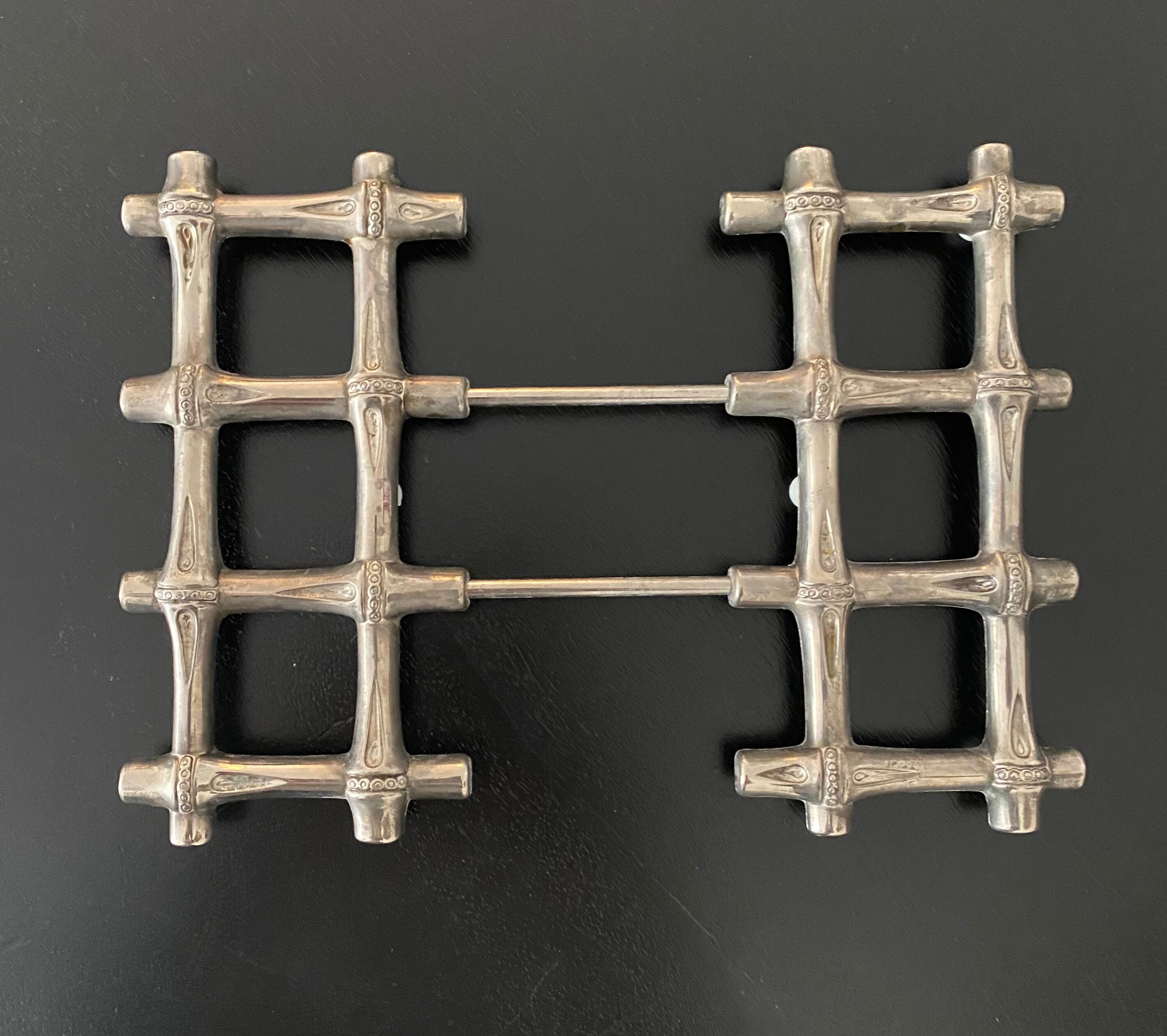 1 extendable bamboo metal shaped flat bottom