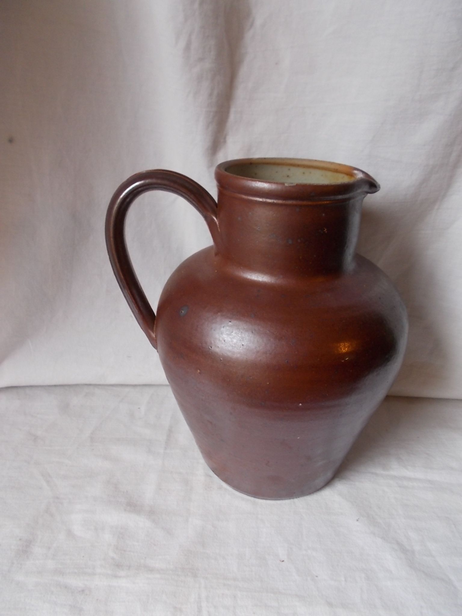 Bonny stoneware jug