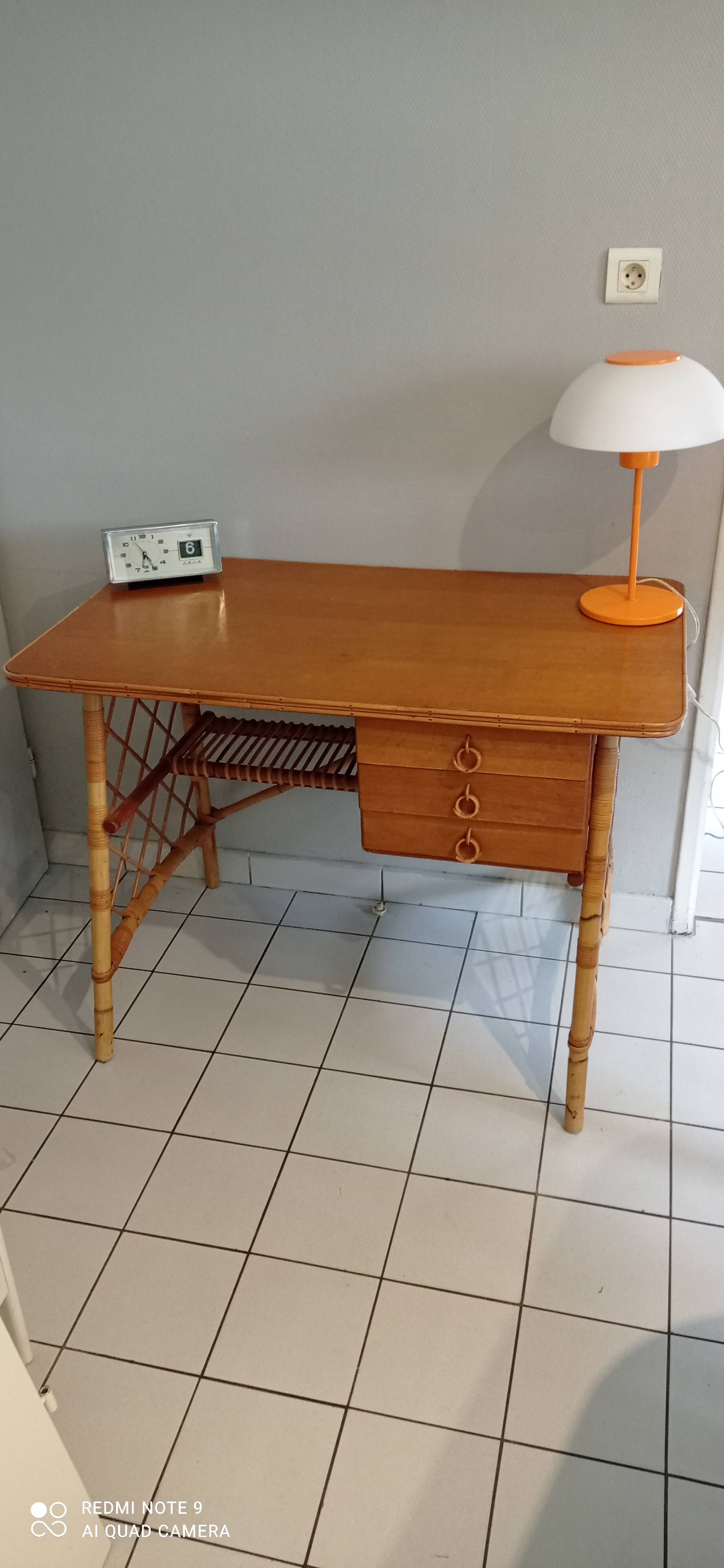 Ancien bureau rotin vintage Lois Sognot