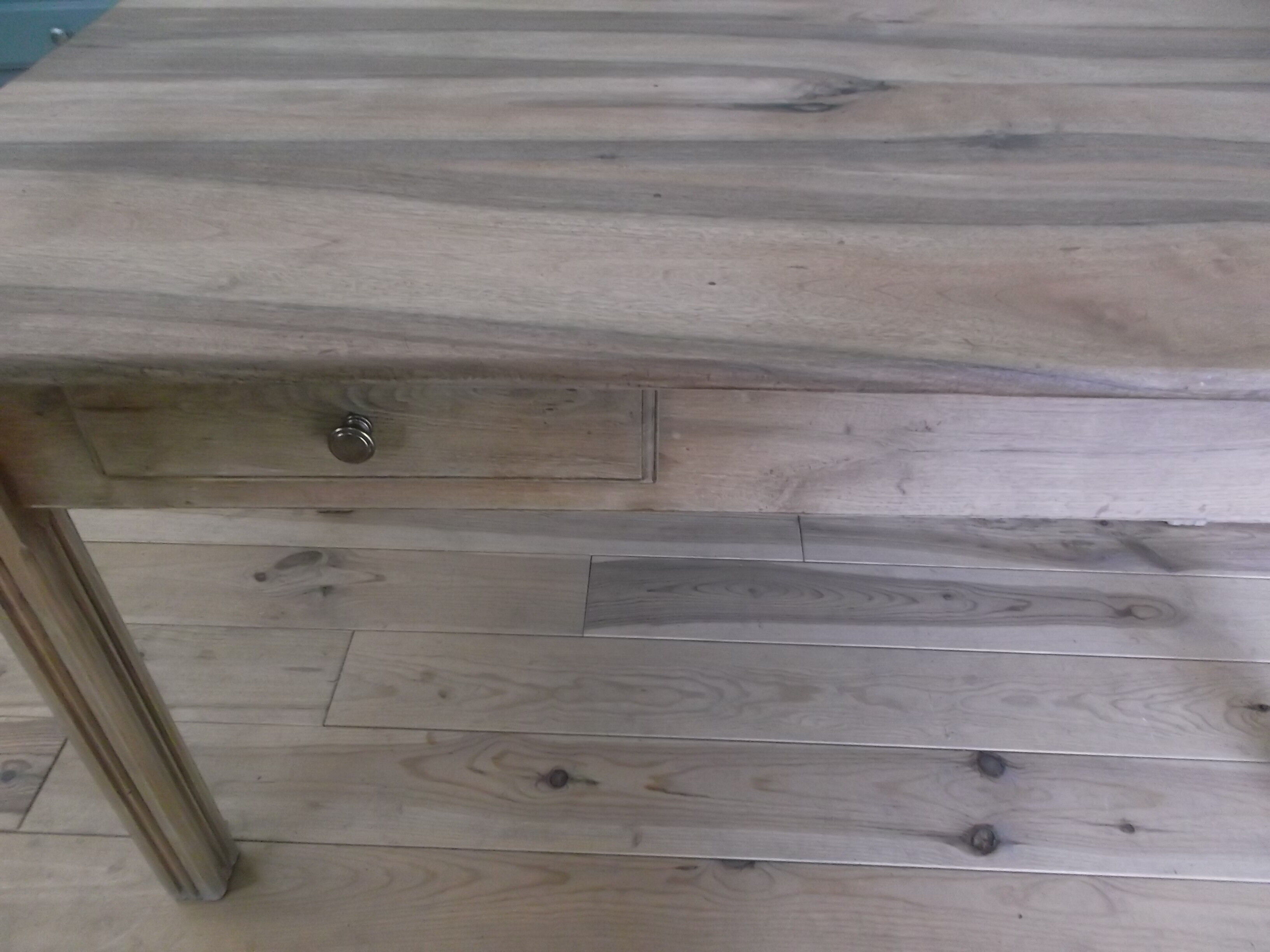 Farm table