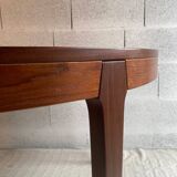 Scandinavian round table