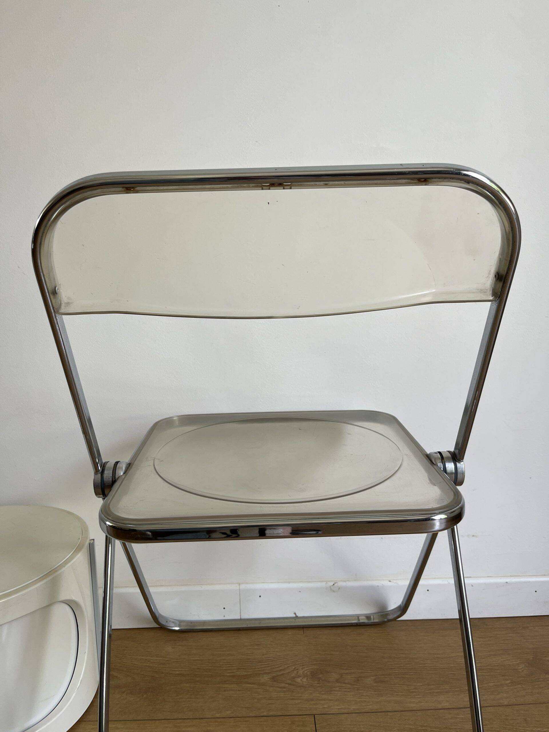 Plia chair by Giancarlo Piretti