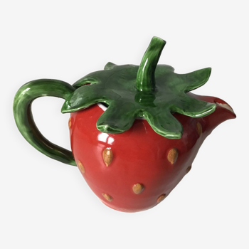 Strawberry-shaped slip teapot