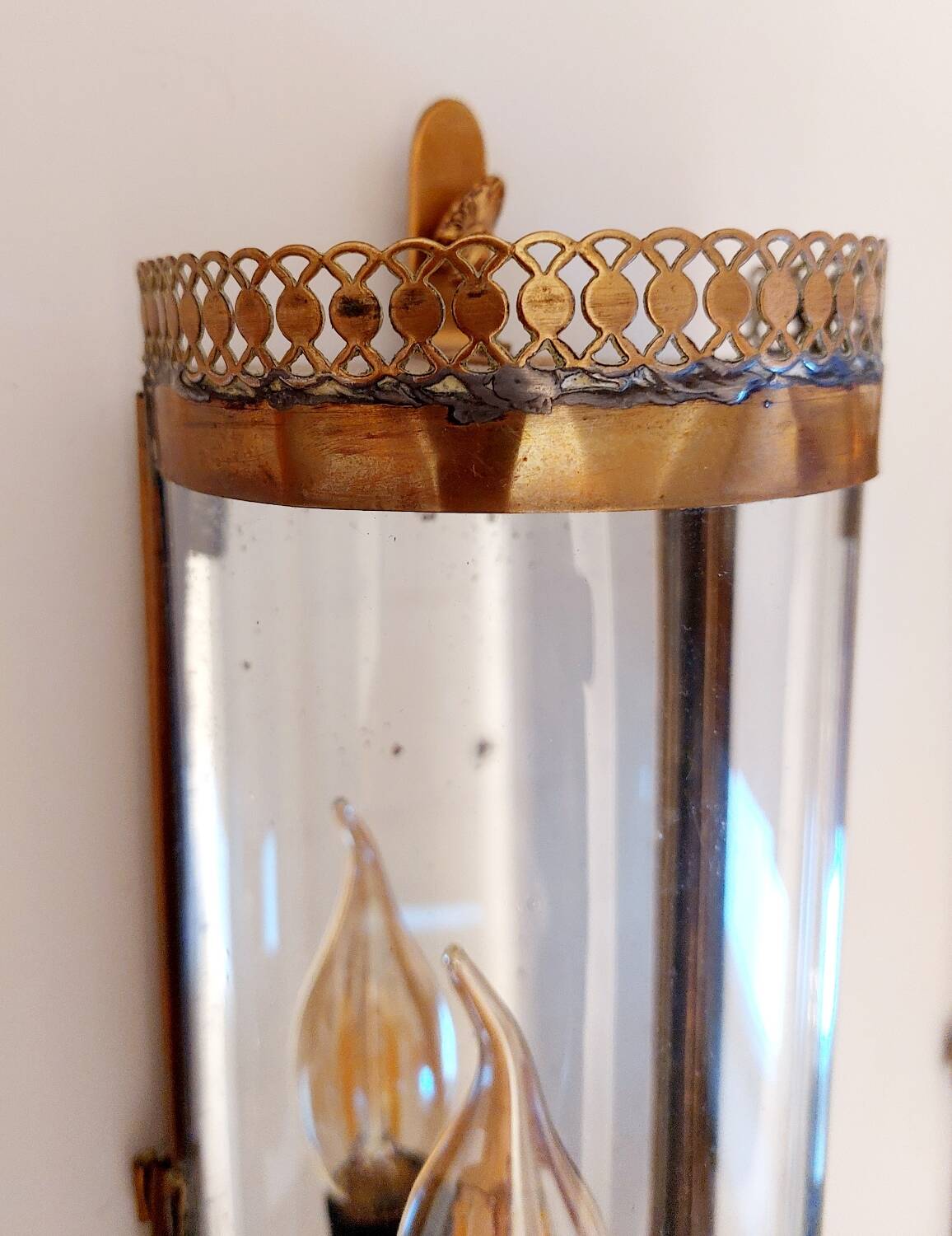 Paire d'appliques anciennes en laiton