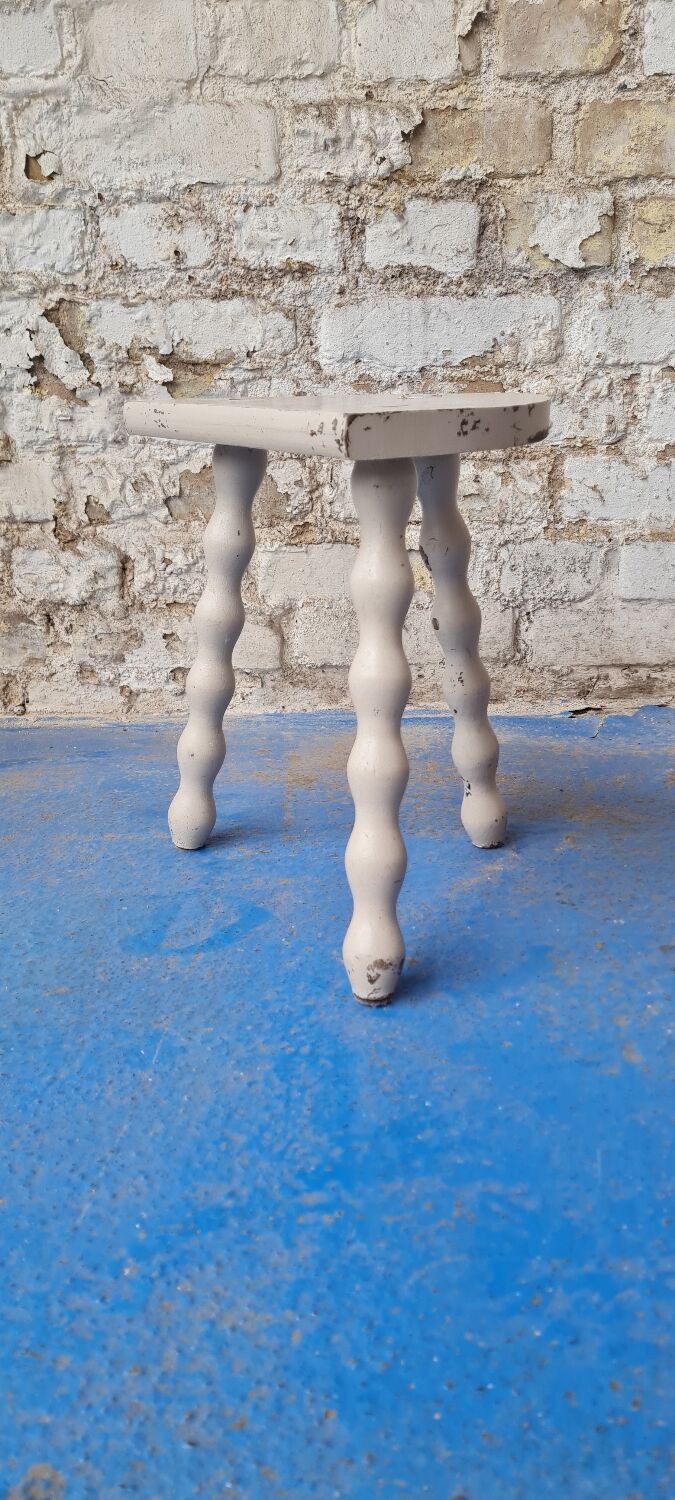 Tripod stool
