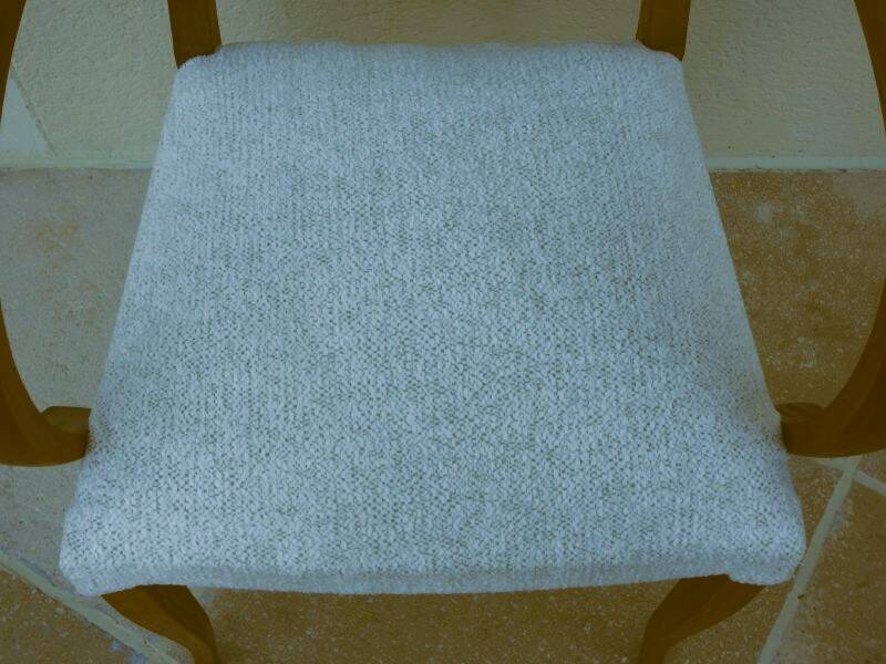 Chic 1950s bridge chairs in solid wood, white beige, hand-stitched.