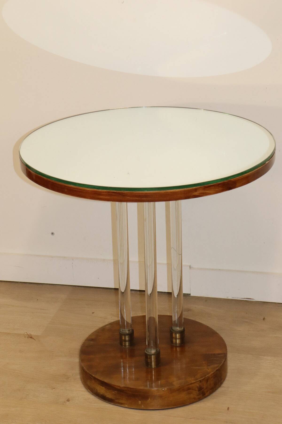 Art Deco side table in wood, brass and glass