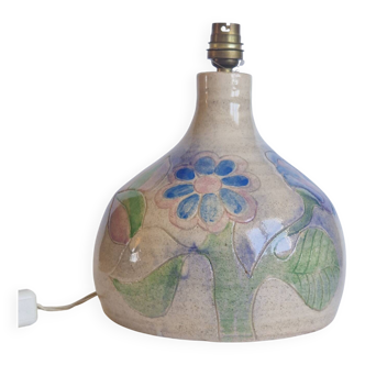 Pretty lamp base with floral decoration