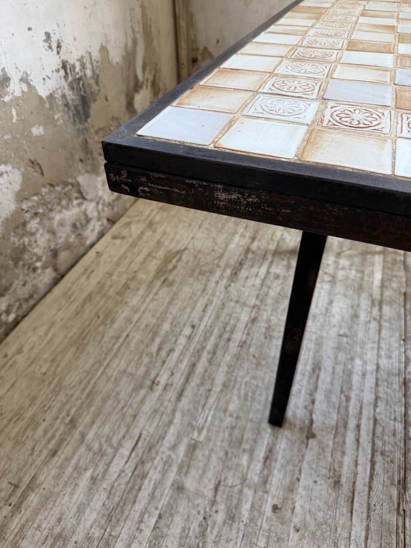 Dining table tiled 1950 dlg Capron