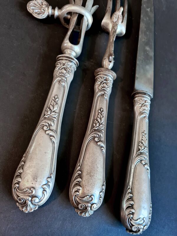 Nécessaire à gigot en métal argenté de style Rocaille