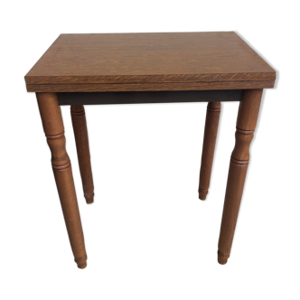 Folding table