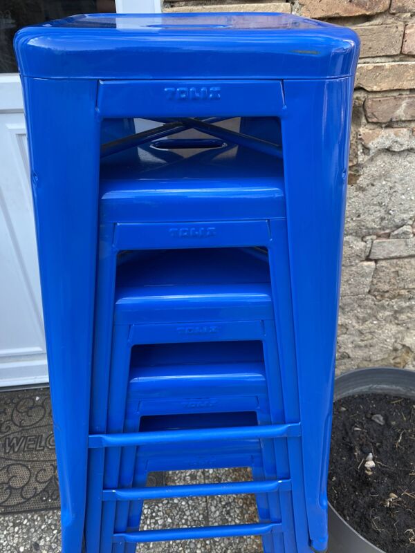 Véritable tabouret haut de bar métal industriel tolix h75 empilables bleu