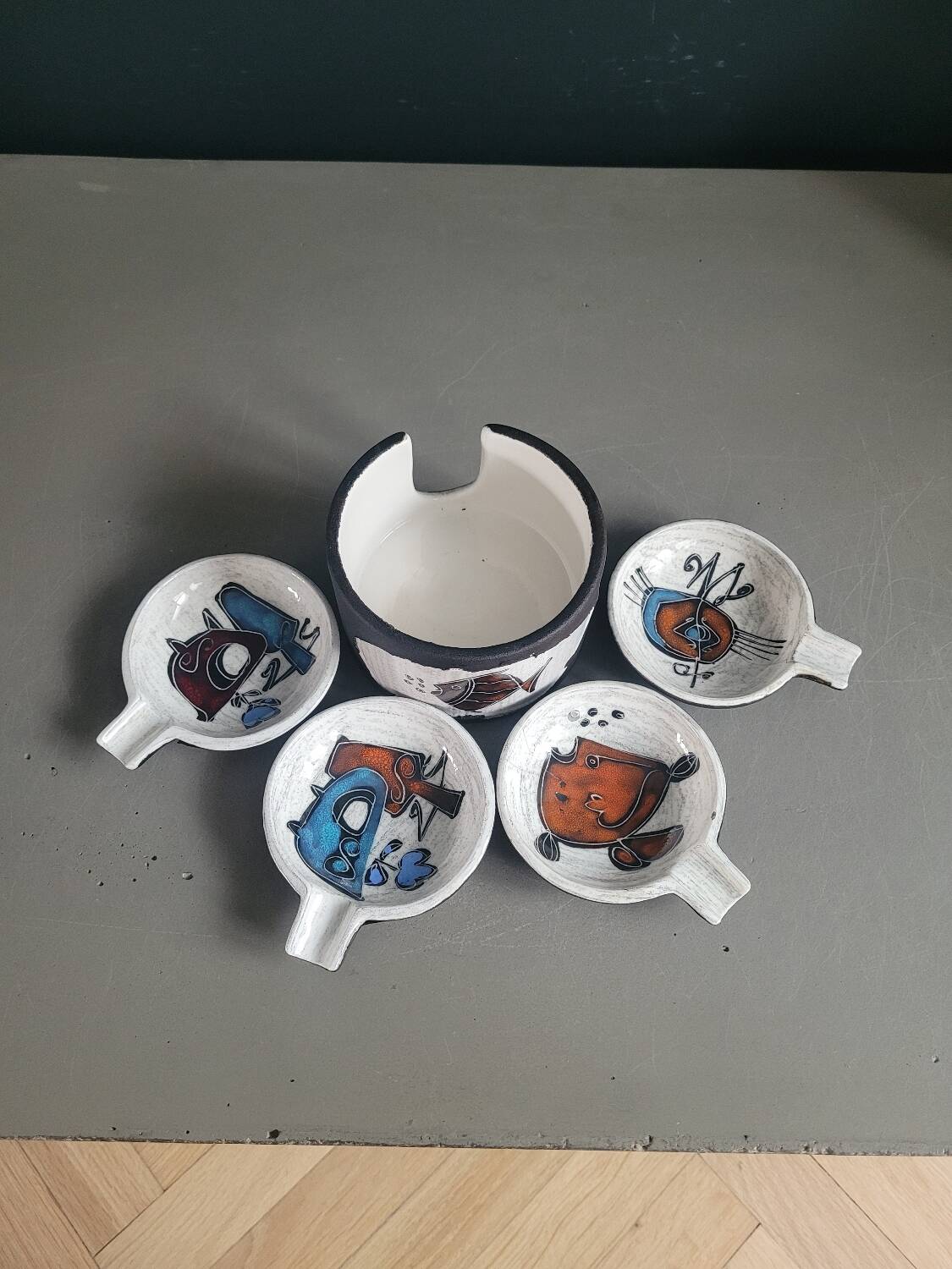 Ensemble de cendriers individuels vintage en céramique