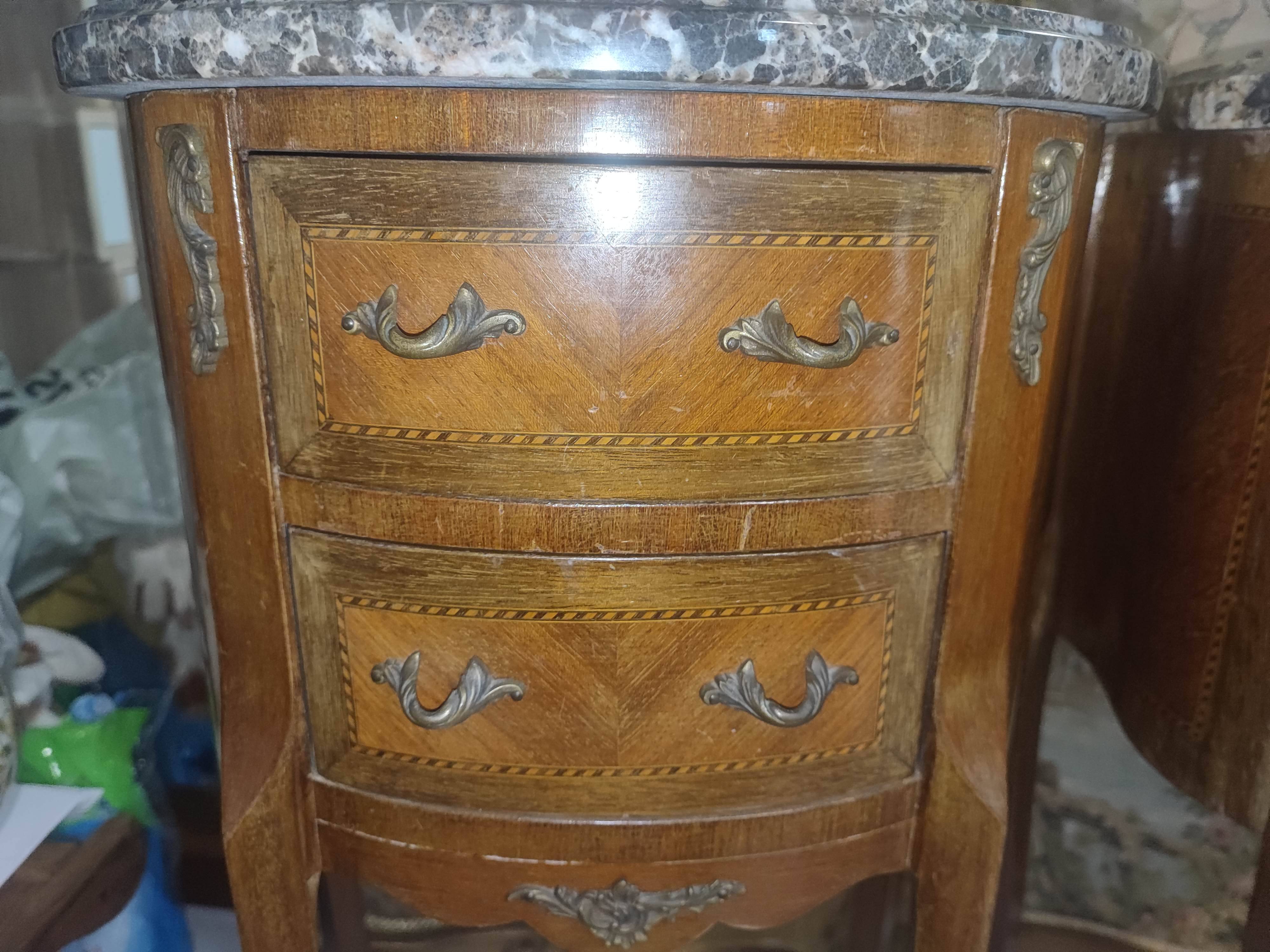 Paire de chevet style Louis xv marqueté