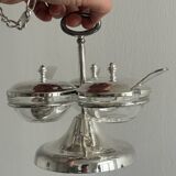 Sauce service on rotating display