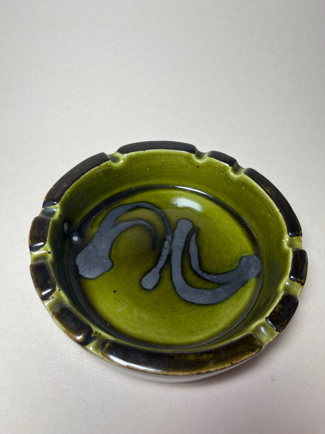 Ceramic ashtray