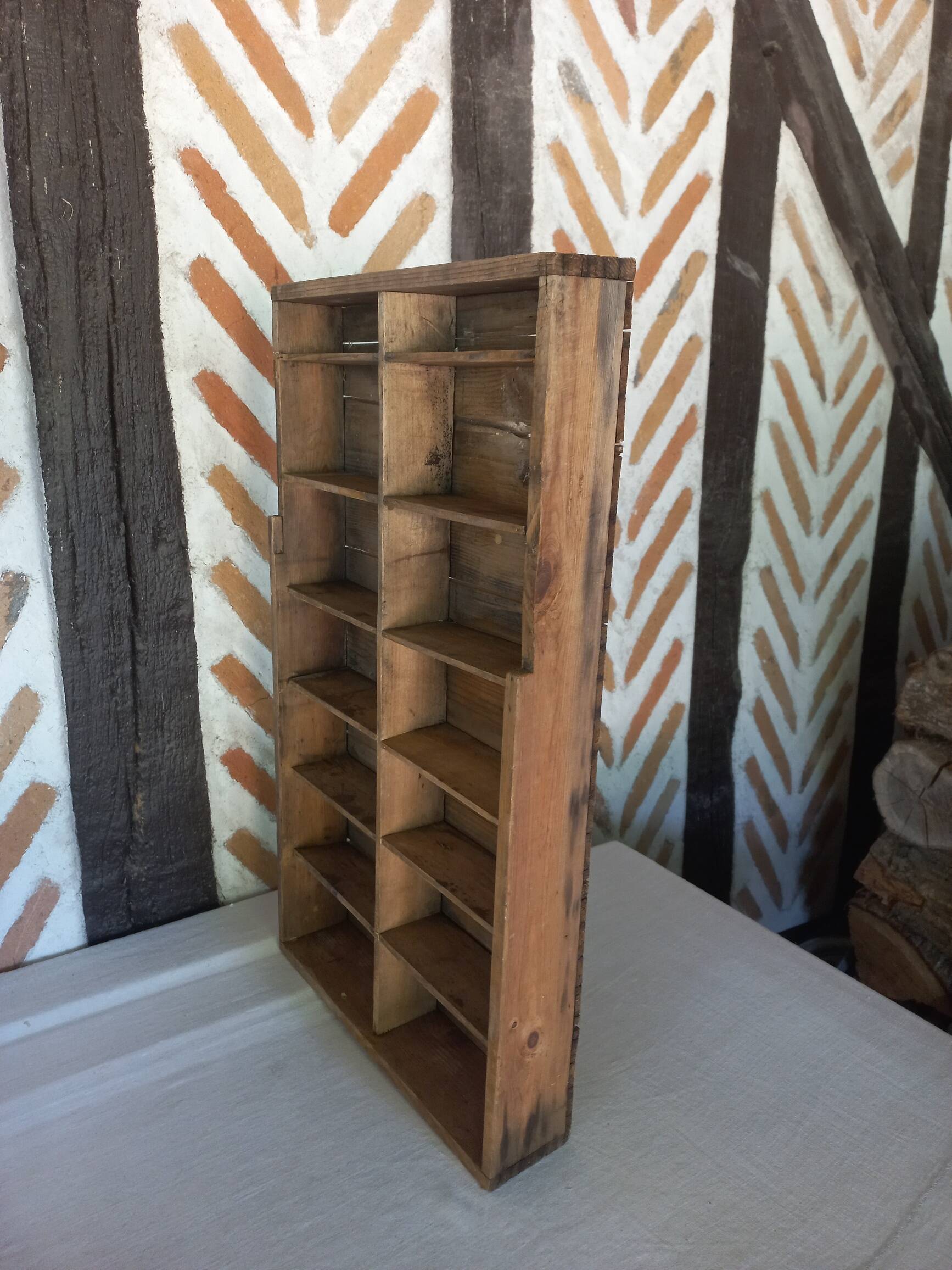 Wooden shelf drawer box
