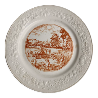 Assiette blanche décorative en relief et motif Augustus