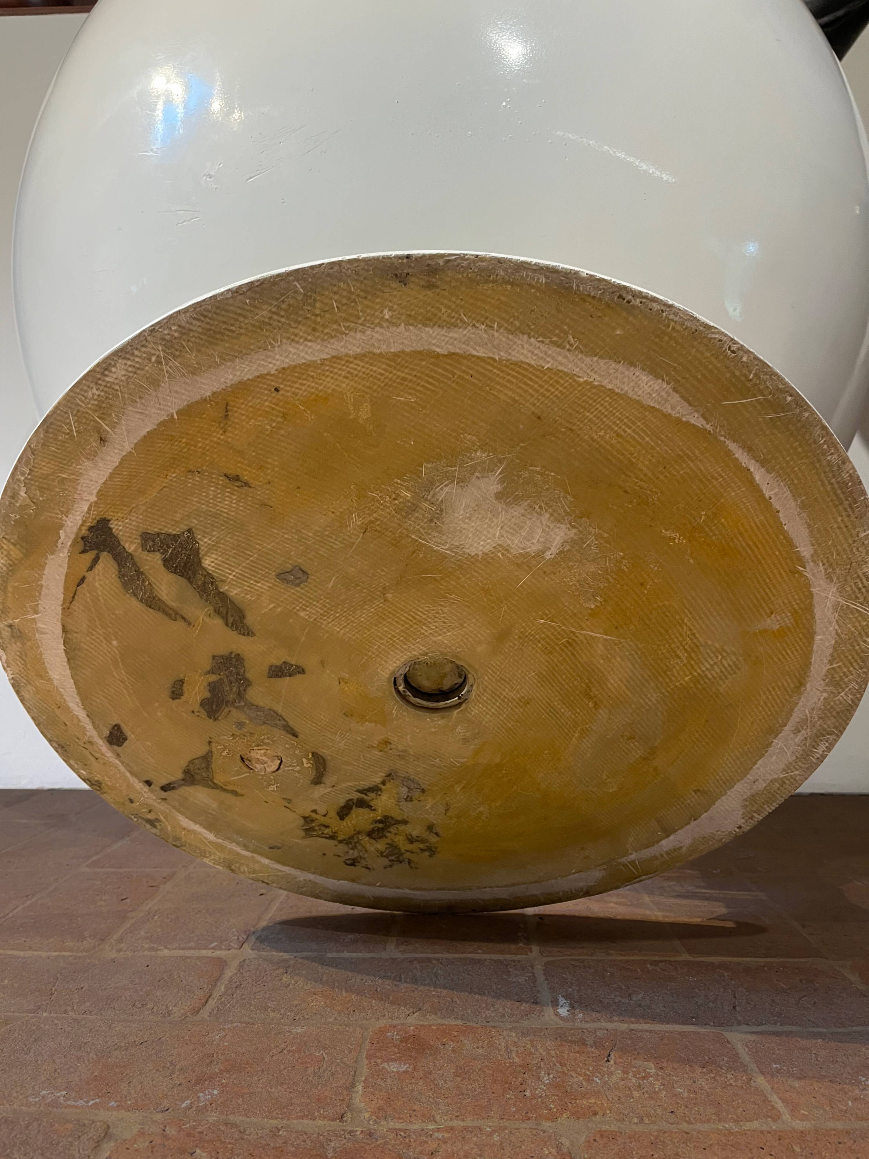 Ball Chair by Eero Aarnio from the 1980s.