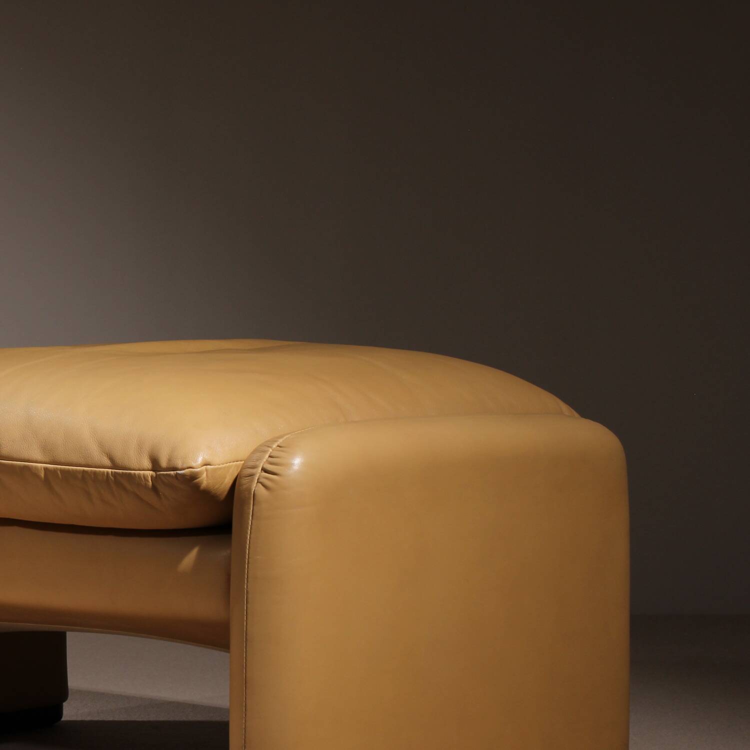 Leather Ottoman ‚Maralunga‘ by Vico Magistretti for Cassina | Italy 1973