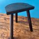 Tabouret tripode de traite en bois