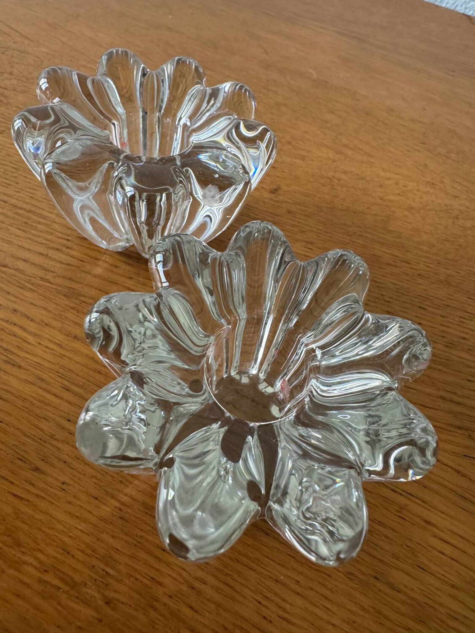 2 bougeoirs fleurs en cristal, années 60