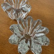 2 bougeoirs fleurs en cristal, années 60