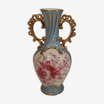 Porcelain vase gold decorations