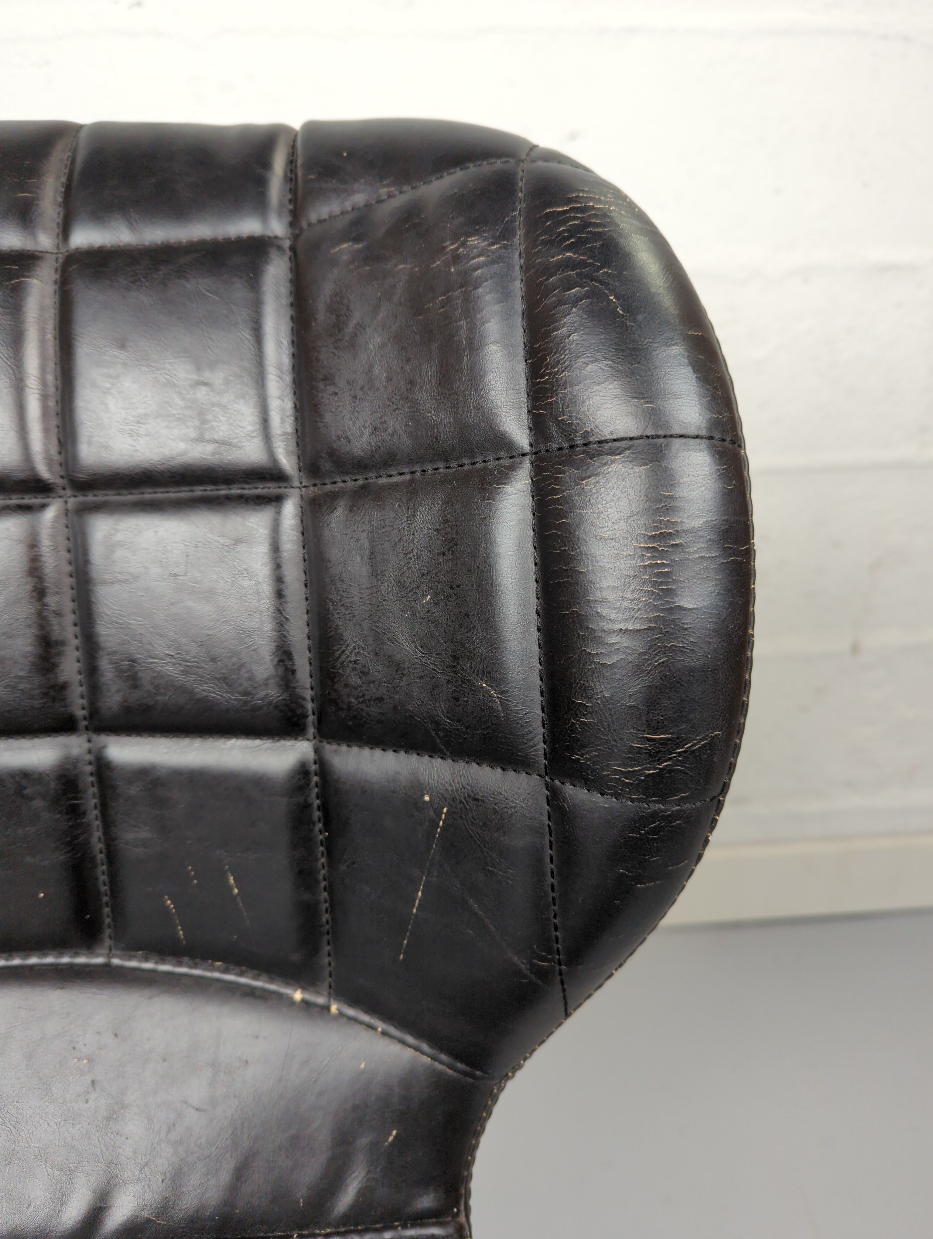 Zuiver black leather chair