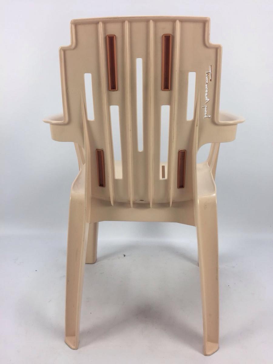 Boston by Pierre Paulin garden chair