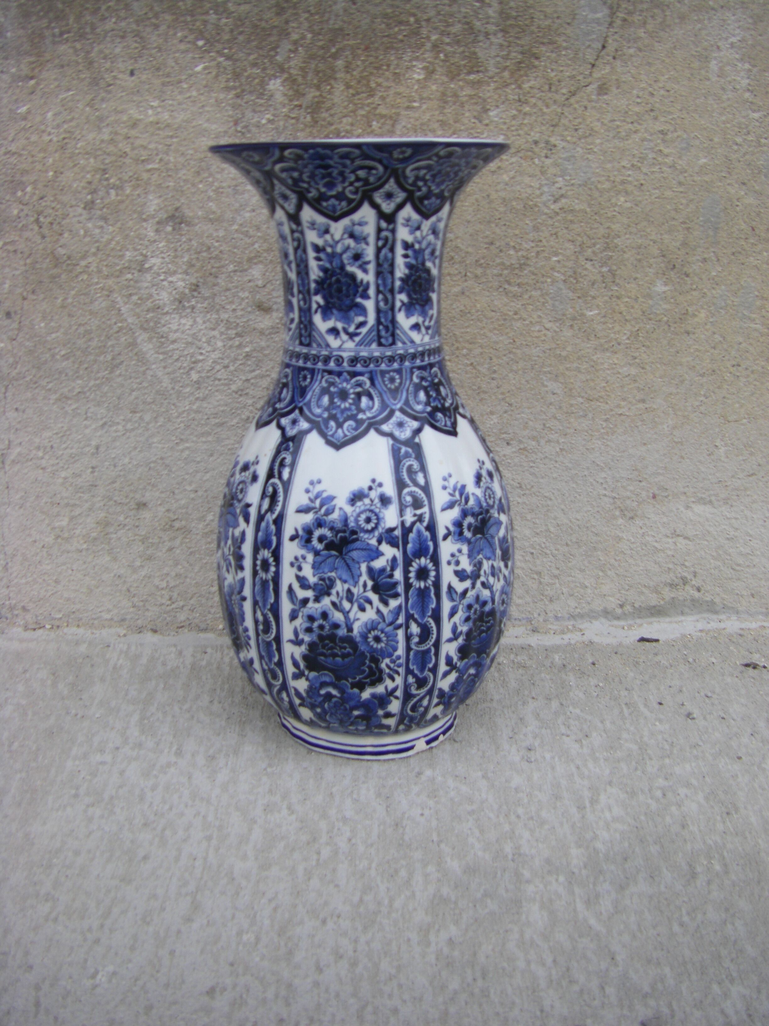 Primavera vase