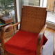 Fauteuil en teck et rotin style colonial indonésien