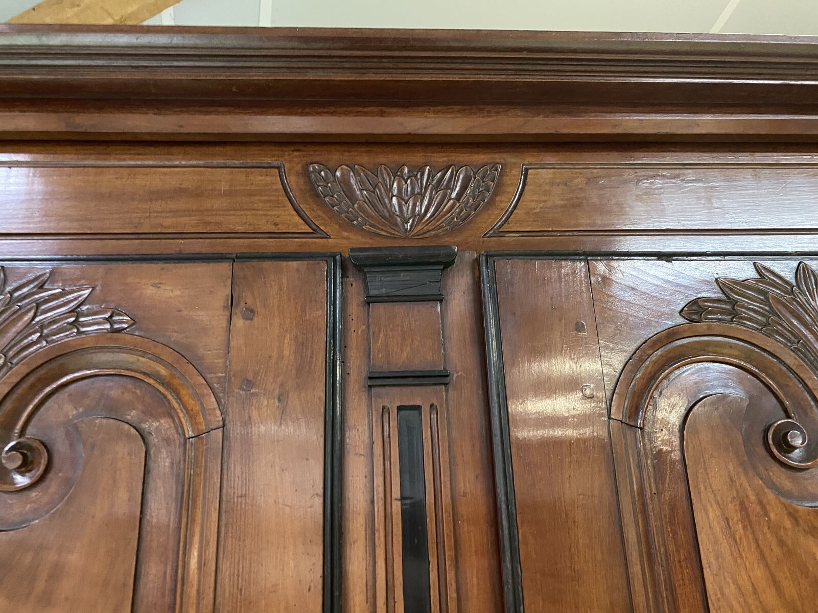 Louis XV walnut cabinet - 18th century
