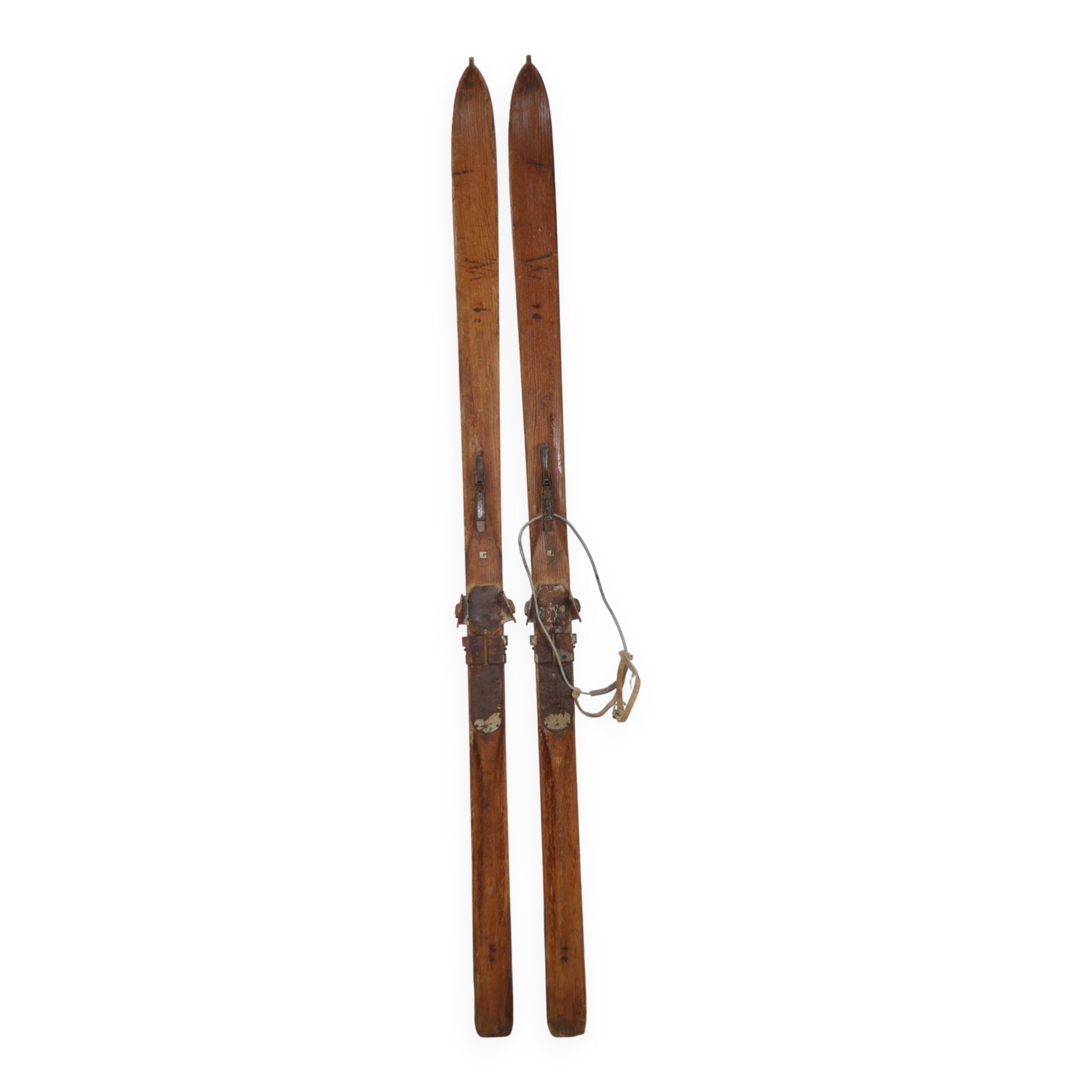 Pair of vintage Ramy skis 1950