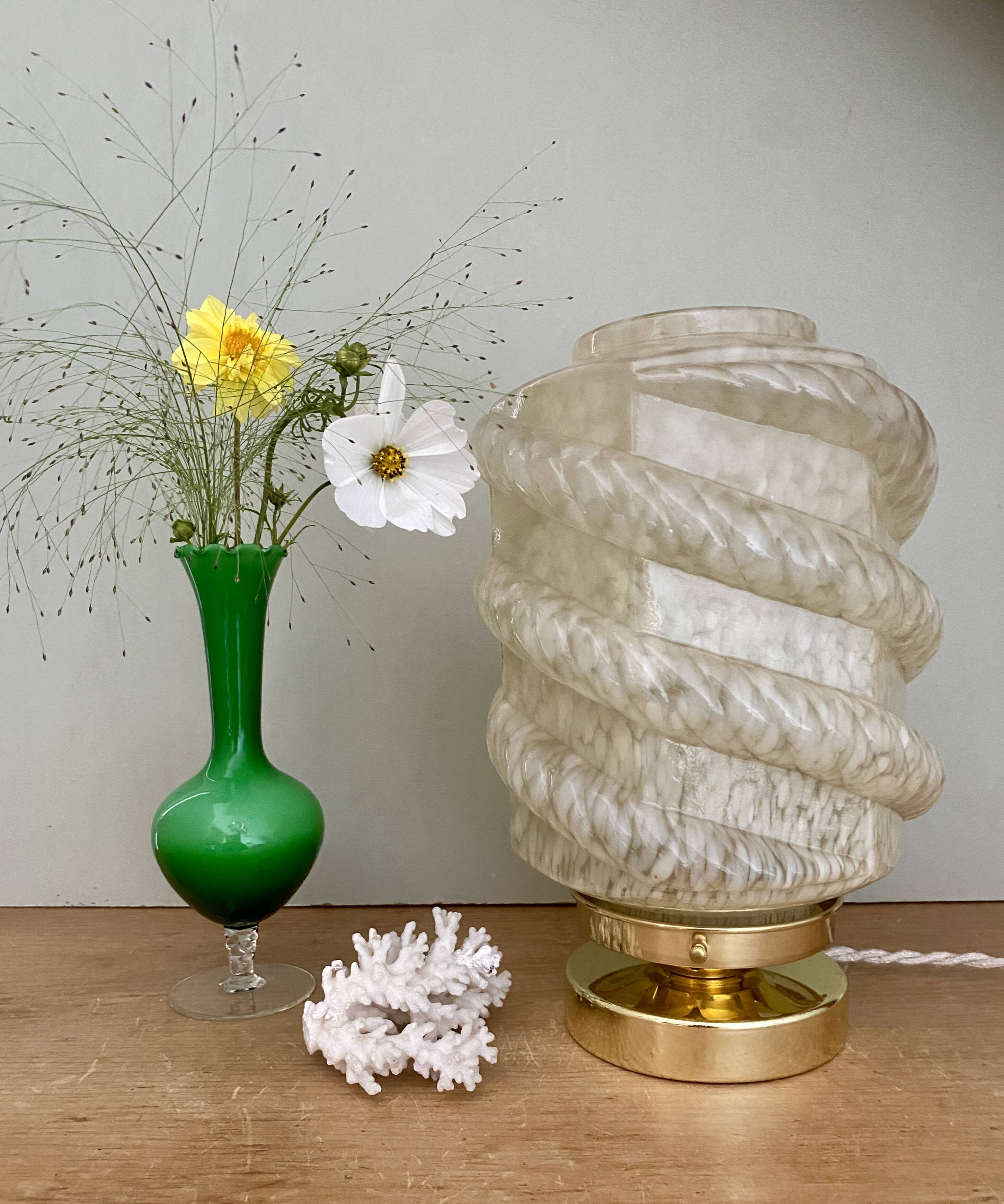 Vintage art deco globe table lamp in pale yellow Clichy glass