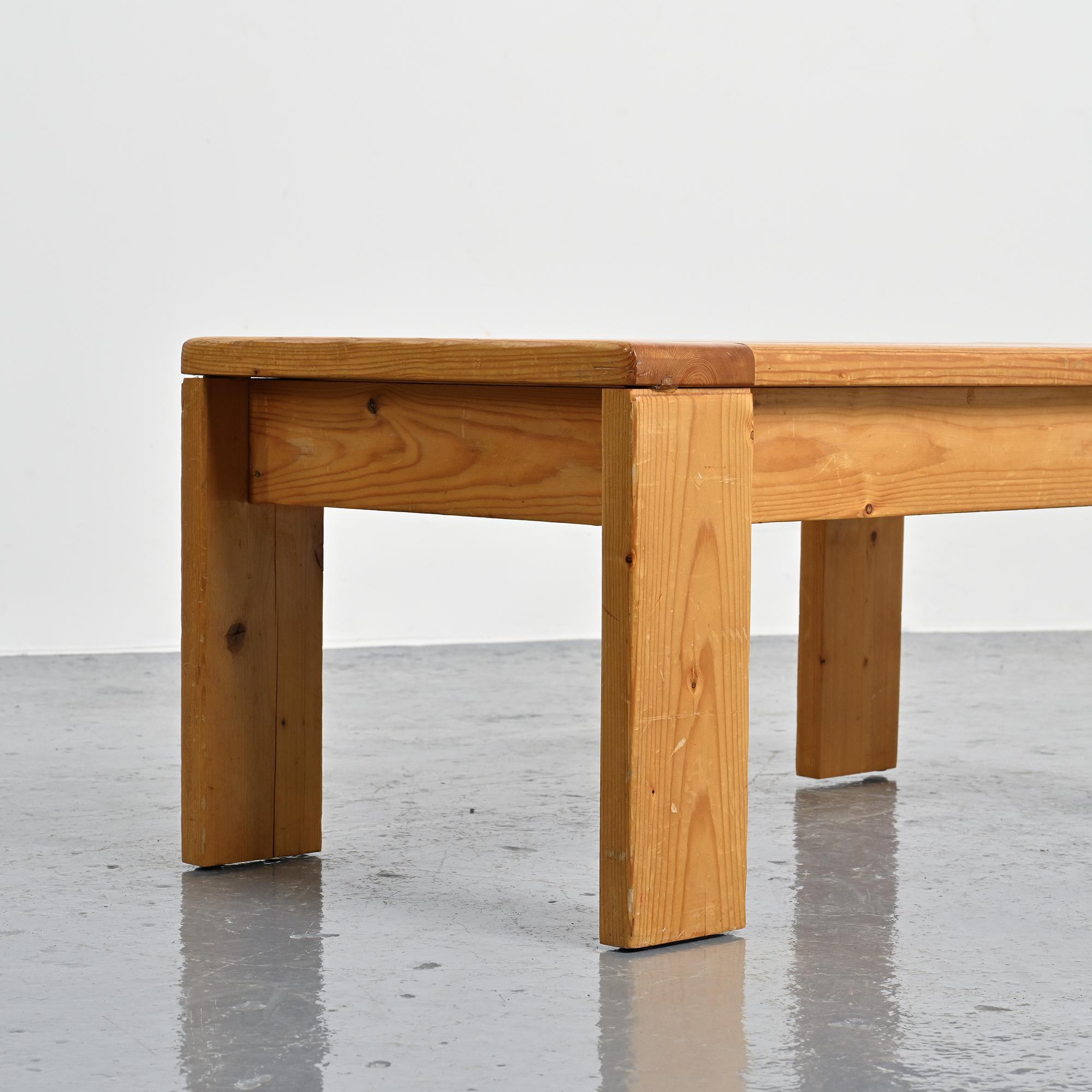 Pine coffee table Les Arcs, circa 1970