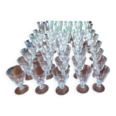 Ensemble 40 verres cristal Daum France modèle Orval