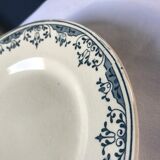 Dessert plate of the Longchamp earthenware factory, Doria model. Iron Land